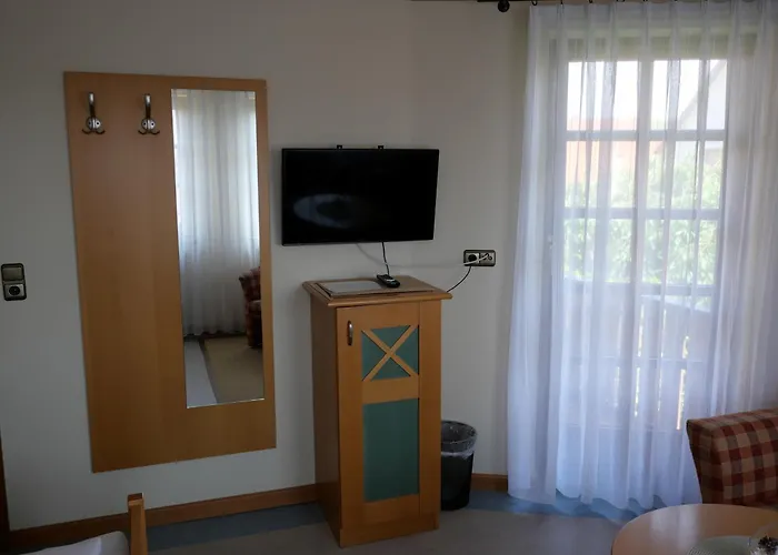 Konukevi Bocksbeutelherberge 3*