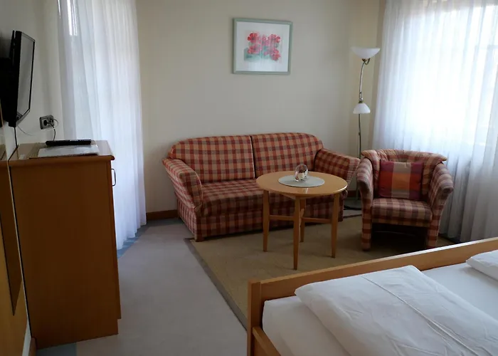 Bocksbeutelherberge בית הארחה זומראך